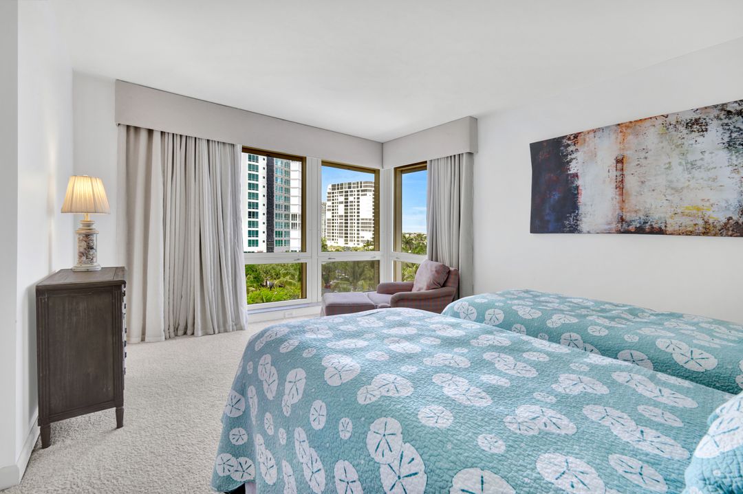 4051 Gulf Shore Blvd N #700, Naples, FL 34103