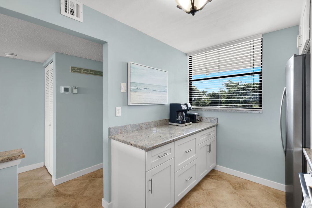 4223 Bay Beach Ln  #2D, Fort Myers Beach, FL 33931