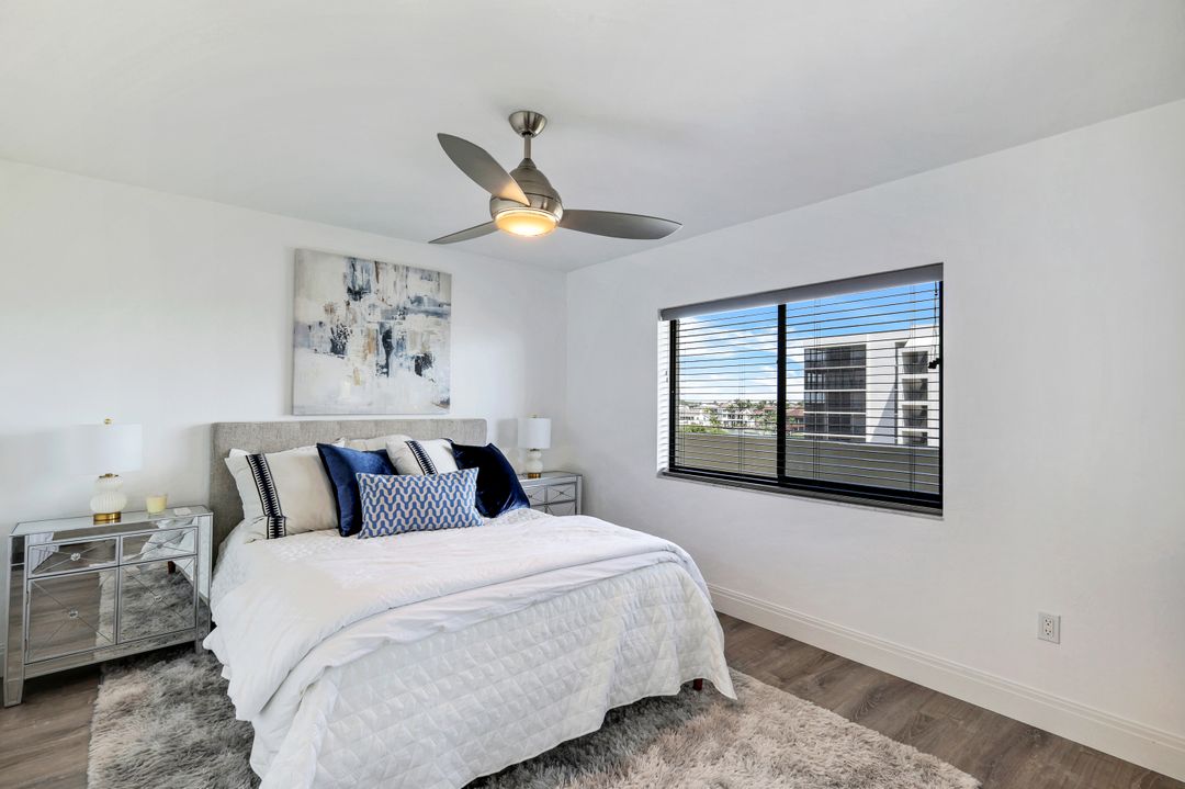 10475 Gulf Shore Dr APT 144, Naples, FL 34108