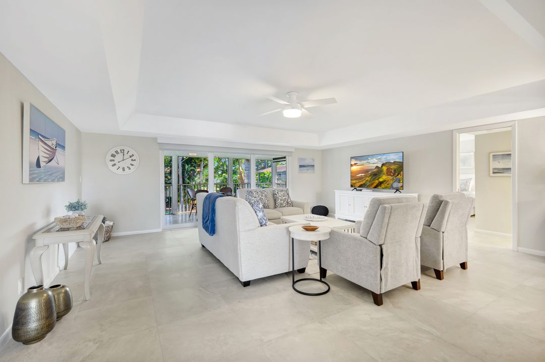 232 Memory Ln #2, Naples, FL 34112