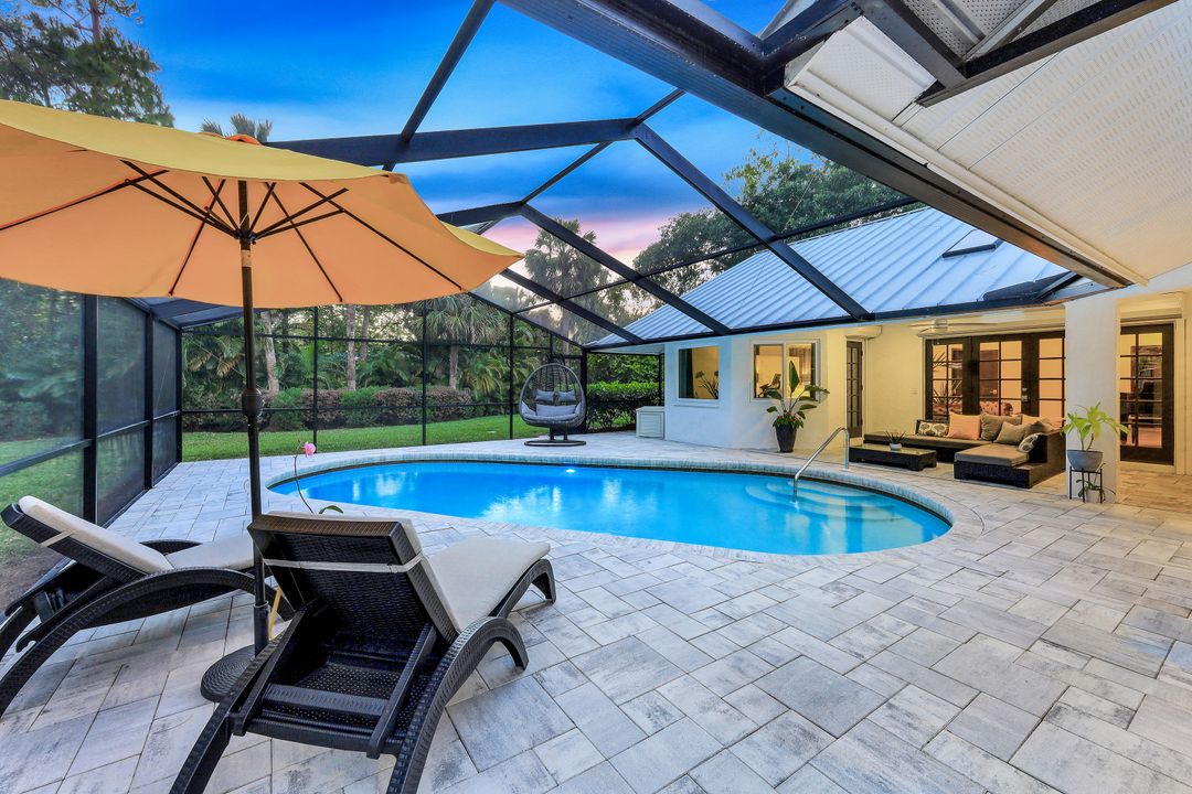 6010 Standing Oaks Ln, Naples, FL 34119