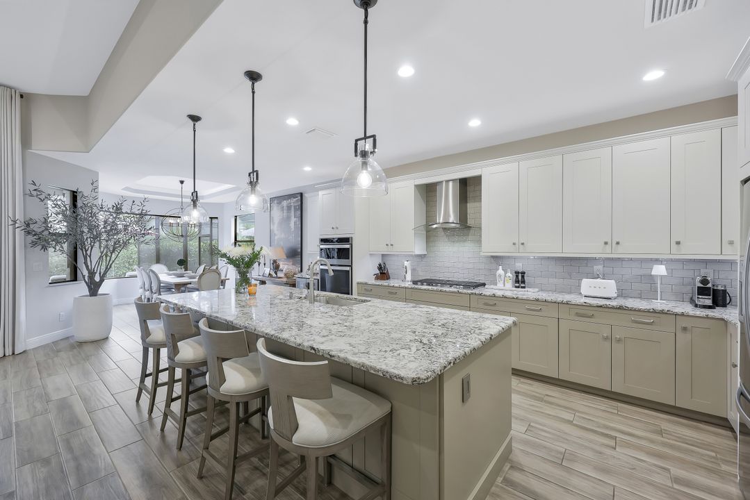 10082 Palazzo Dr, Naples, FL 34119