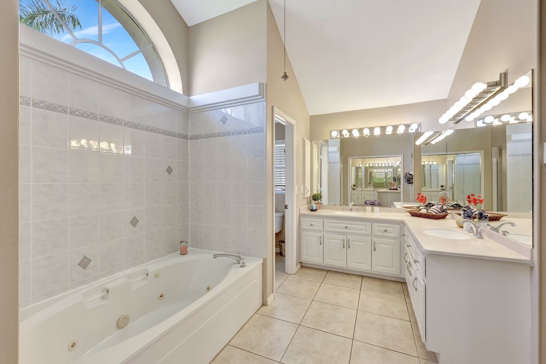 2137 SE 19th Ave, Cape Coral, FL 33990