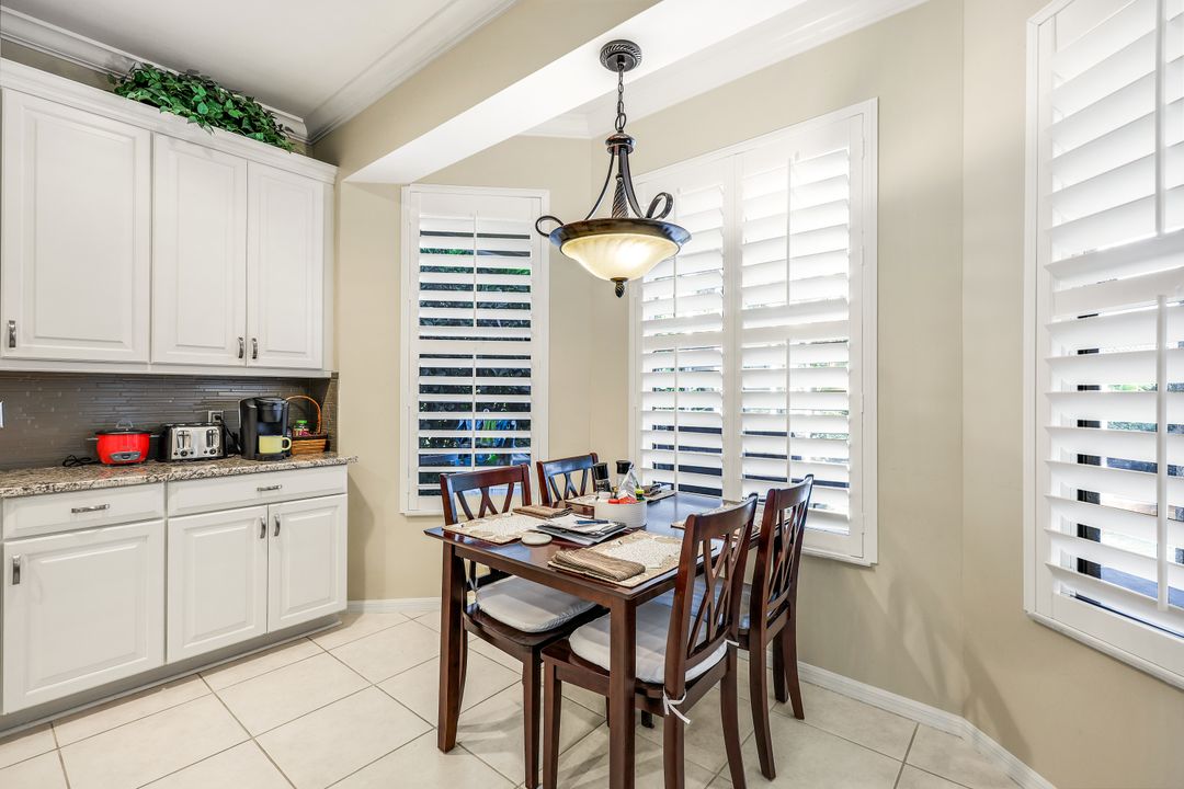 8493 Laurel Lakes Blvd, Naples, FL 34119