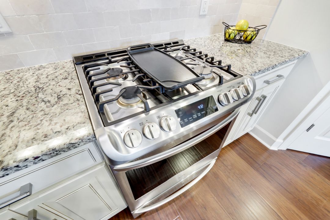 9368 Terresina Dr, Naples, FL 34119