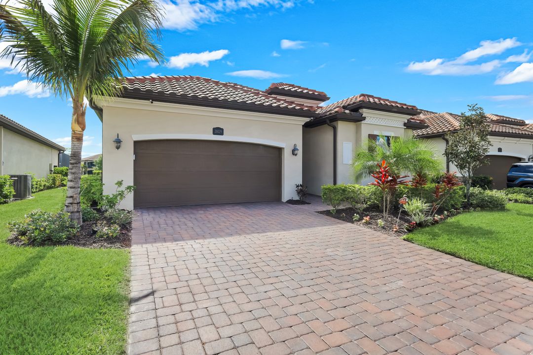 28029 Foxrock Ct, Bonita Springs, FL 34135