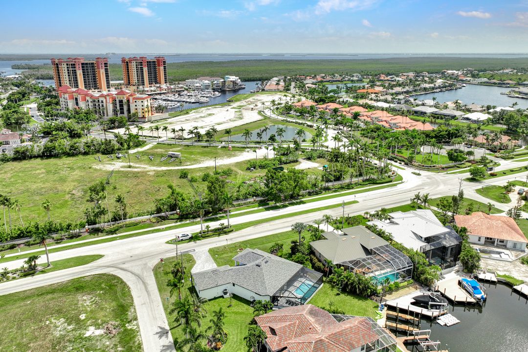 1617 El Dorado Pkwy W, Cape Coral, FL 33914