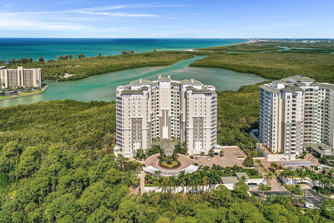 295 Grande Way #801, Naples, FL 34110