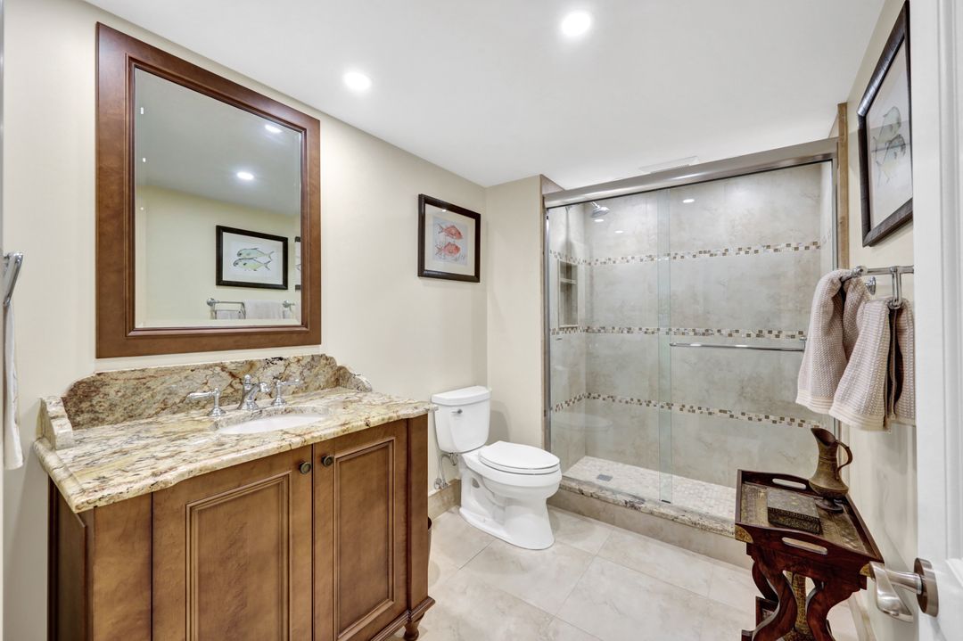 5601 Turtle Bay Dr #404, Naples, FL 34108