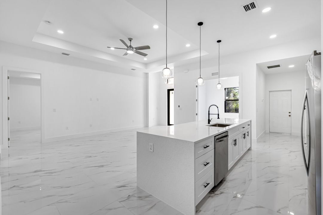 2113 Grayson Ave, Alva, FL 33920