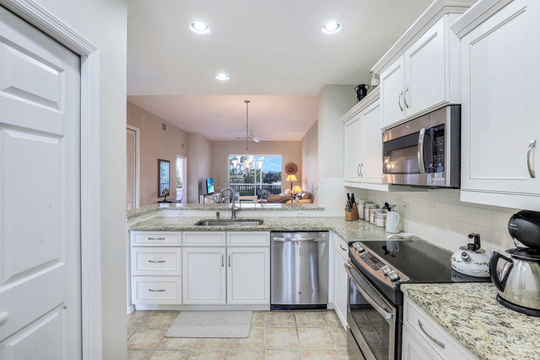 8247 Parkstone Pl #306, Naples, FL 34120