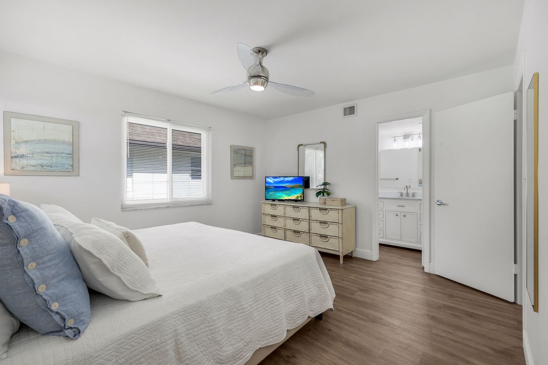 1155 Sandpiper St #D8, Naples, FL 34102