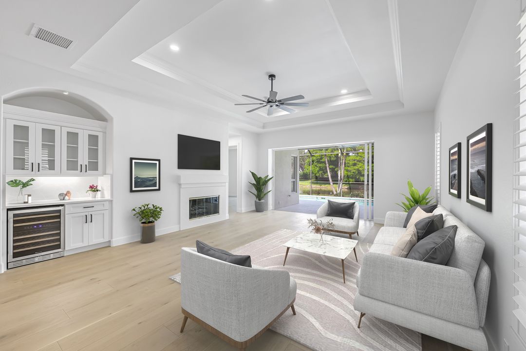9209 Troon Lakes Dr, Naples, FL 34109