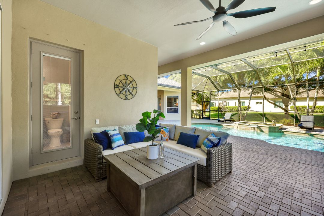 15321 Blackhawk Dr, Fort Myers, FL 33912