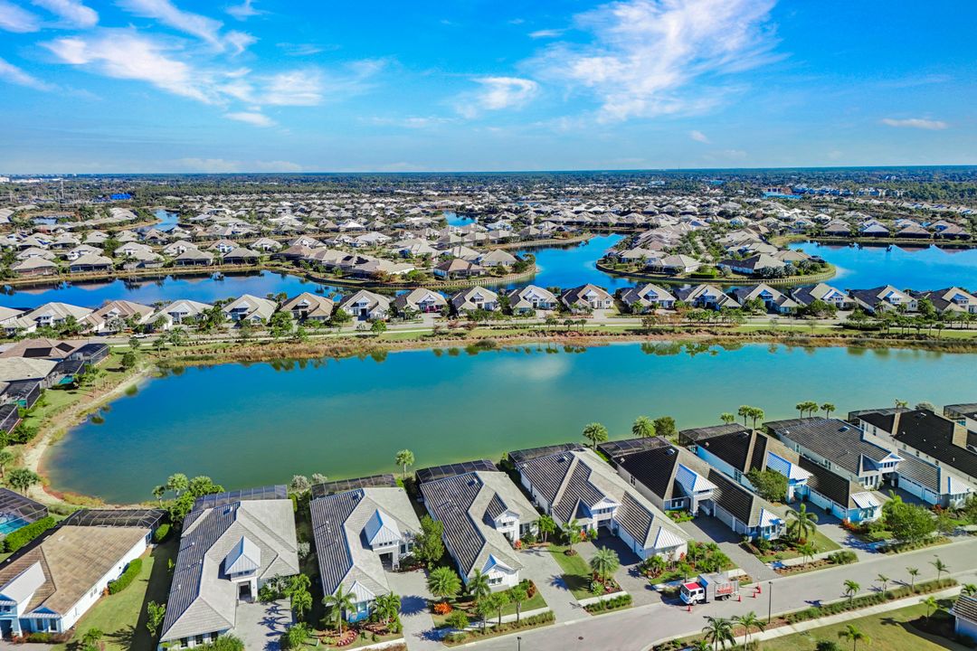 6161 Megans Bay Dr, Naples, FL 34112