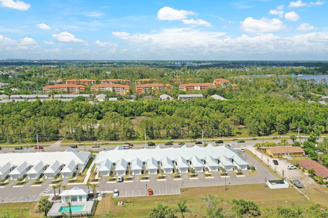 3040 Thomasson Dr, Naples, FL 34112