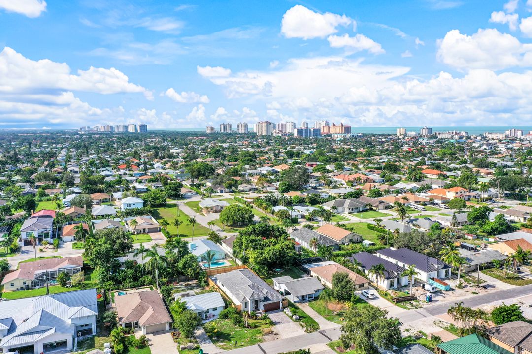 662 105th Ave N, Naples, FL 34108