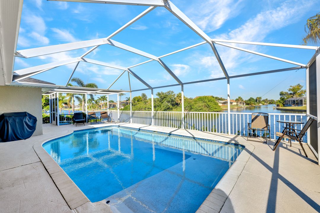 213 SE 20th Ct, Cape Coral, FL 33990