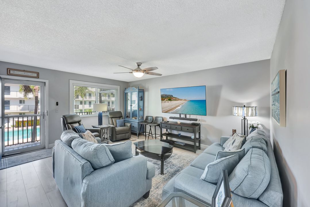 766 Central Ave #207, Naples, FL 34102