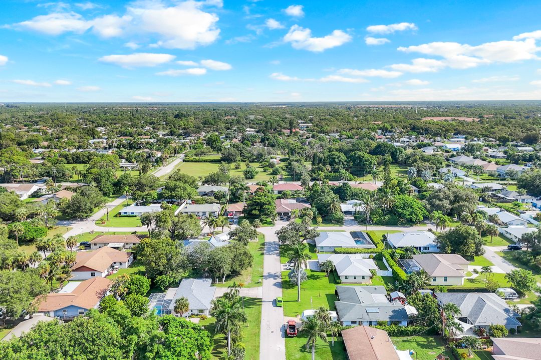 27984 Carl Cir, Bonita Springs, FL 34135