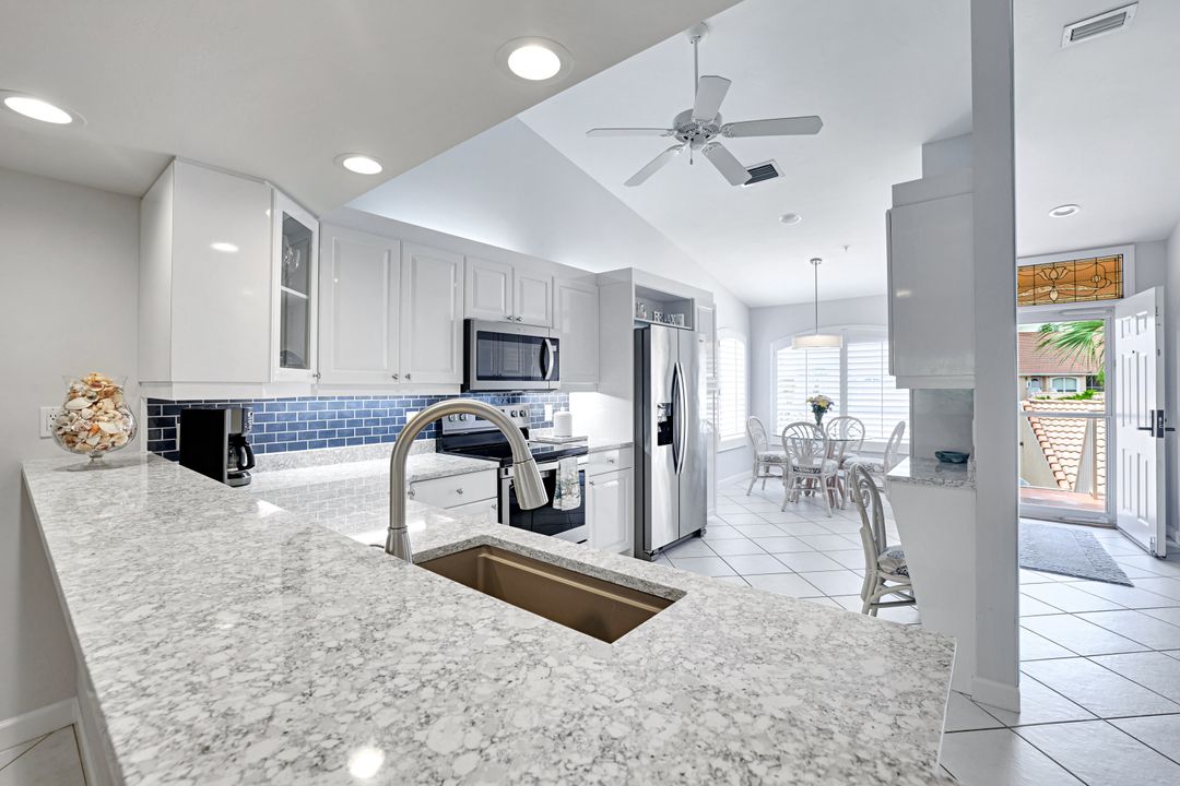 1940 Cascades Dr #8, Naples, FL 34112