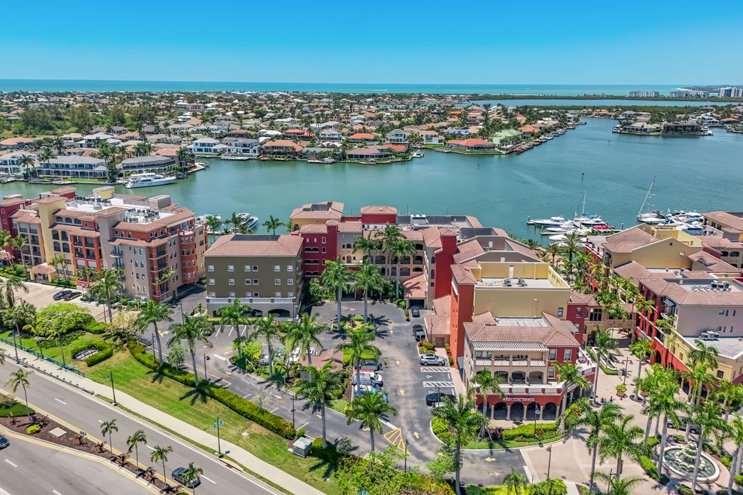 620 Rockport Ct, Marco Island, FL 34145