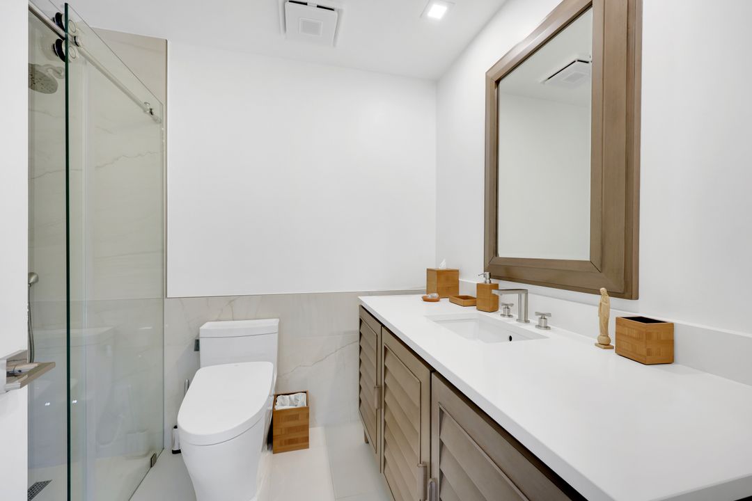 537 104th Ave N, Naples, FL 34108