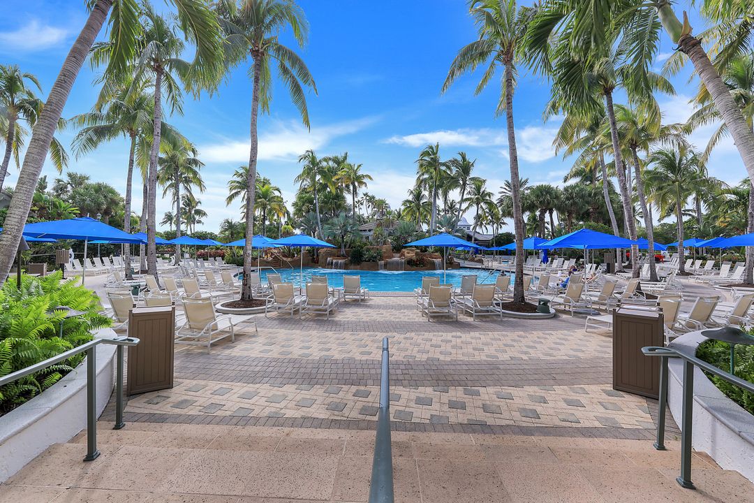 3153 Aviamar Cir #201, Naples, FL 34114