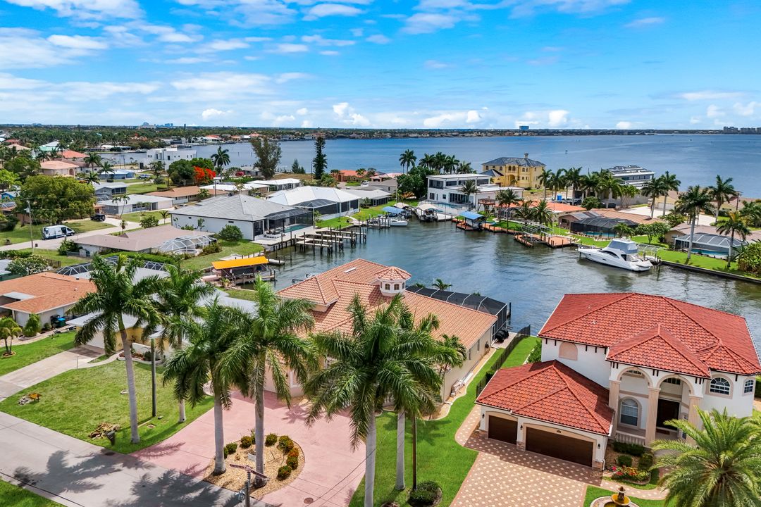 5929 SW 1st Ct, Cape Coral, FL 33914