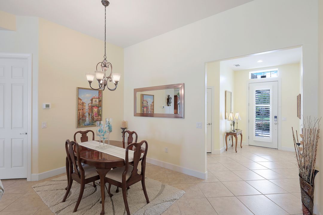 9103 Graphite Cir, Naples, FL 34120