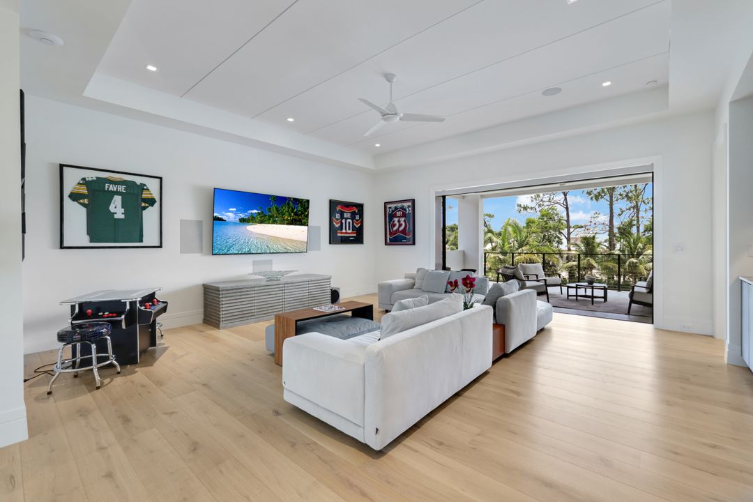 493 Carica Rd, Naples, FL 34108