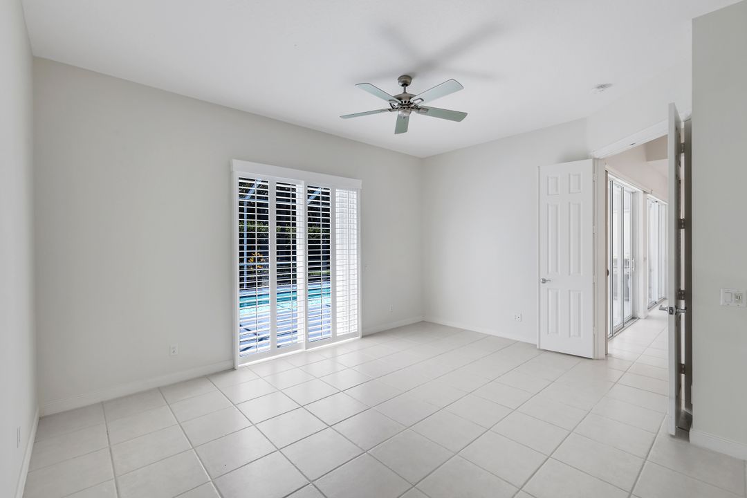 2709 Island Pond Ln, Naples, FL 34119