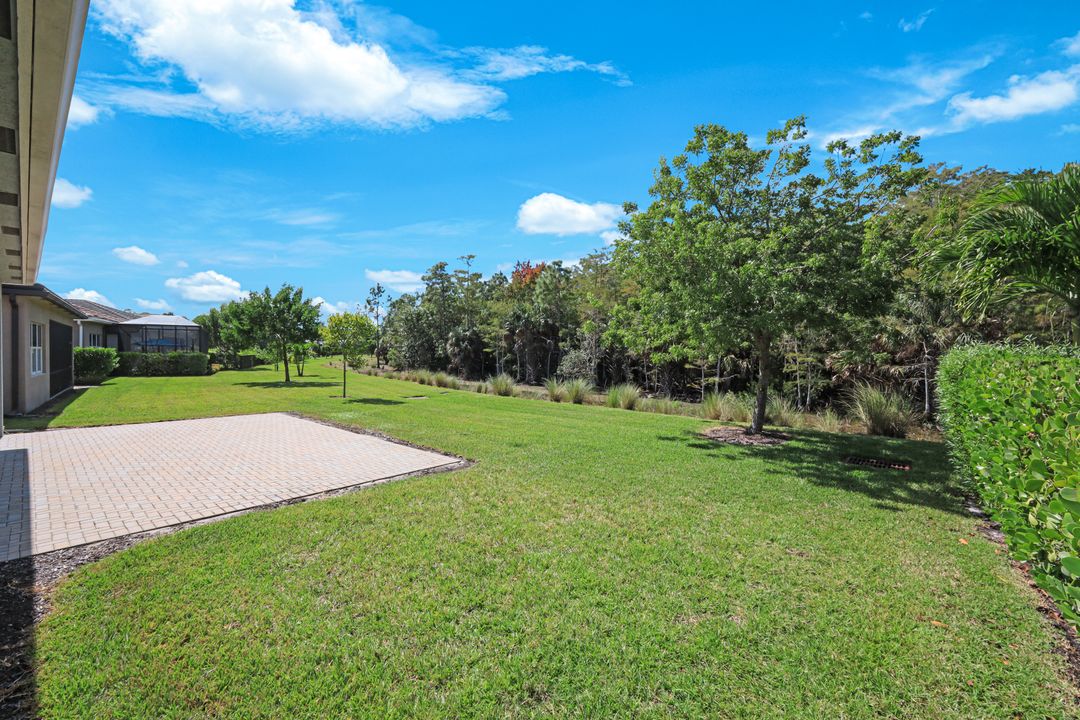 28564 Twain Dr, Bonita Springs, FL 34135