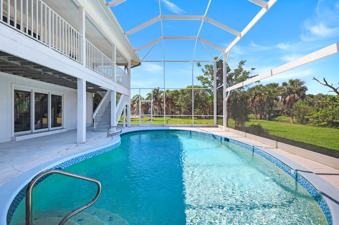 673 E Rocks Dr, Sanibel, FL 33957
