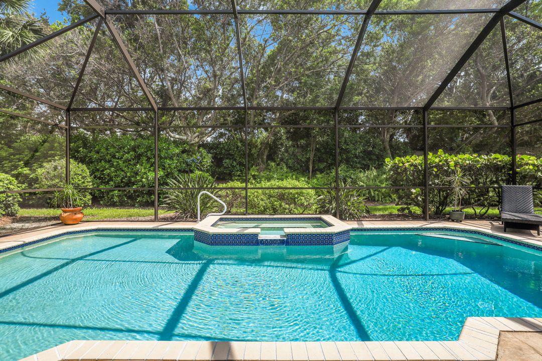 8844 Ventura Way, Naples, FL 34109