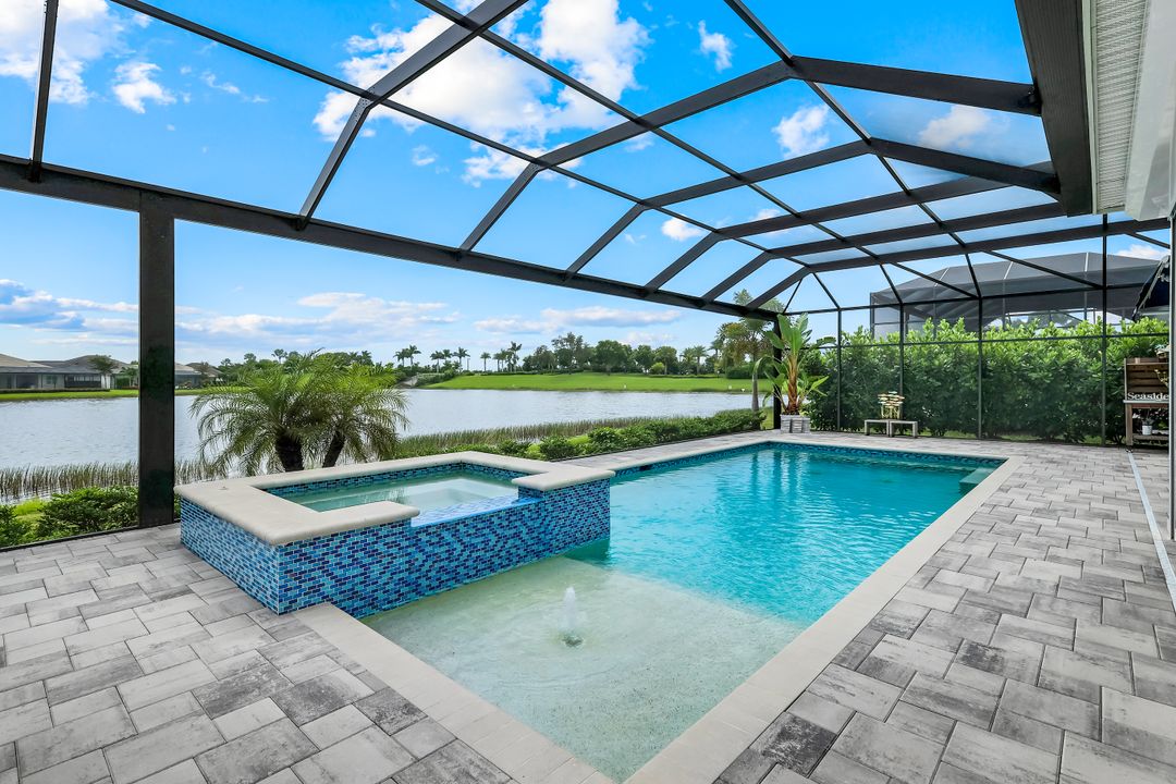 14386 Laguna Spgs Ln, Naples, FL 34114