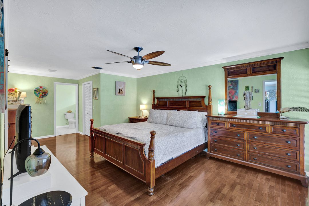 208 Baltusrol Dr, Naples, FL 34113