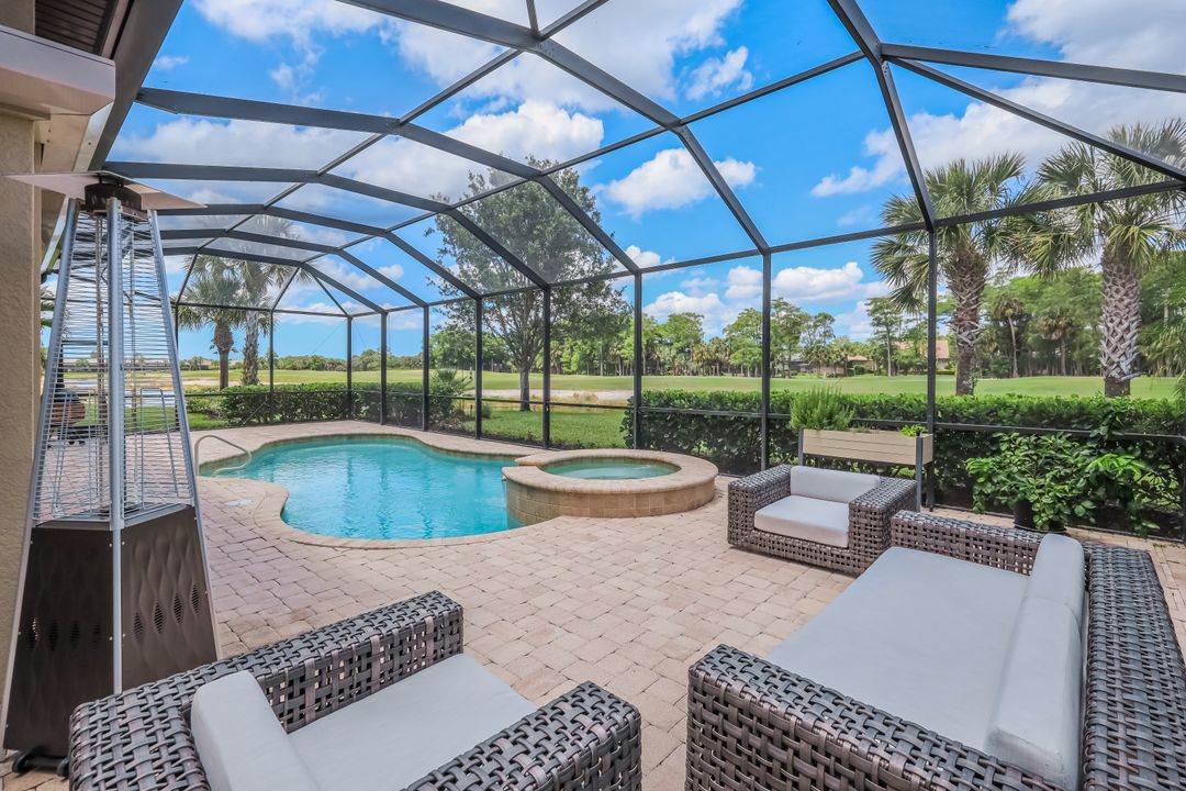 9403 Surfbird Ct, Naples, FL 34120