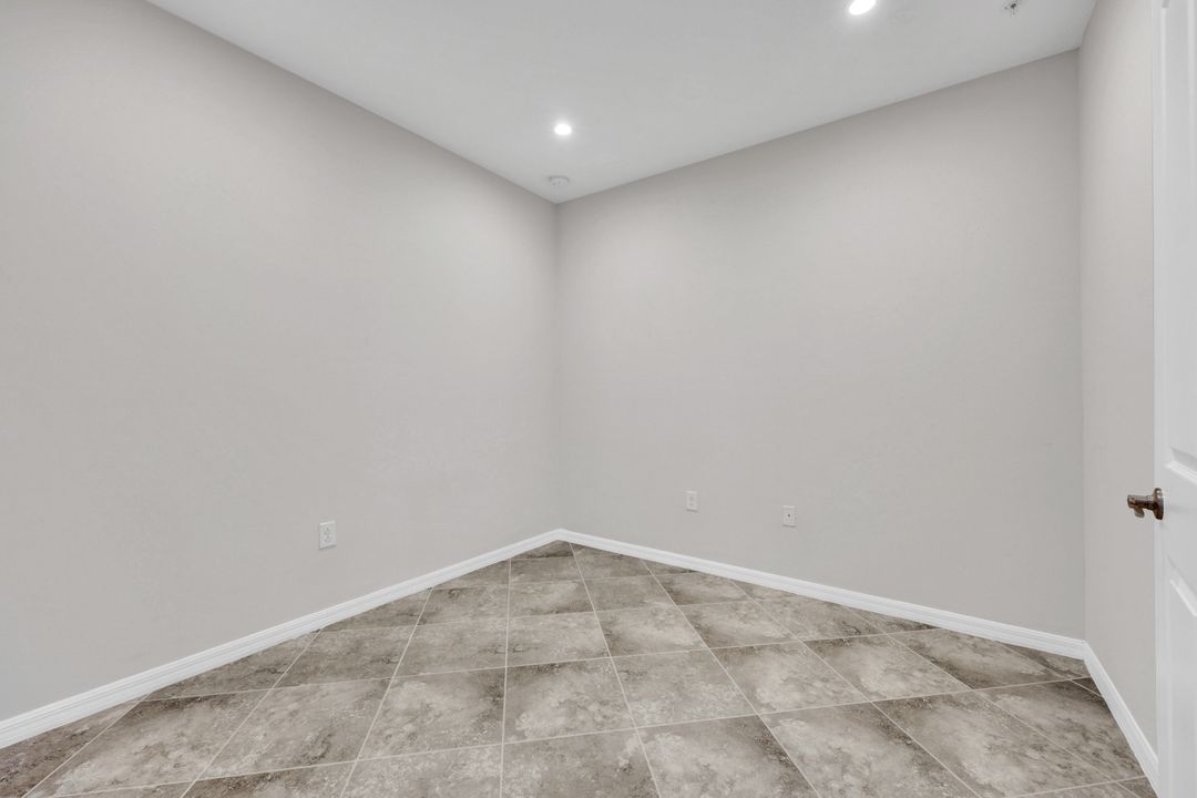 26189 Palace Ln #102, Bonita Springs, FL 34135