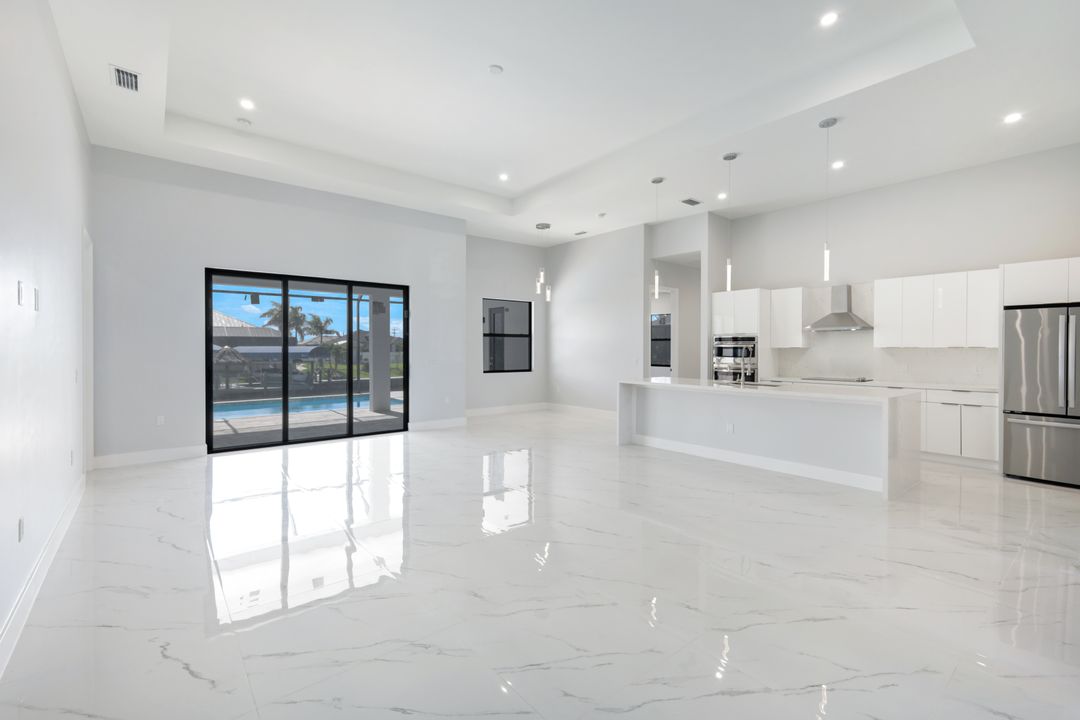 1613 NW 39th Ave, Cape Coral, FL 33993