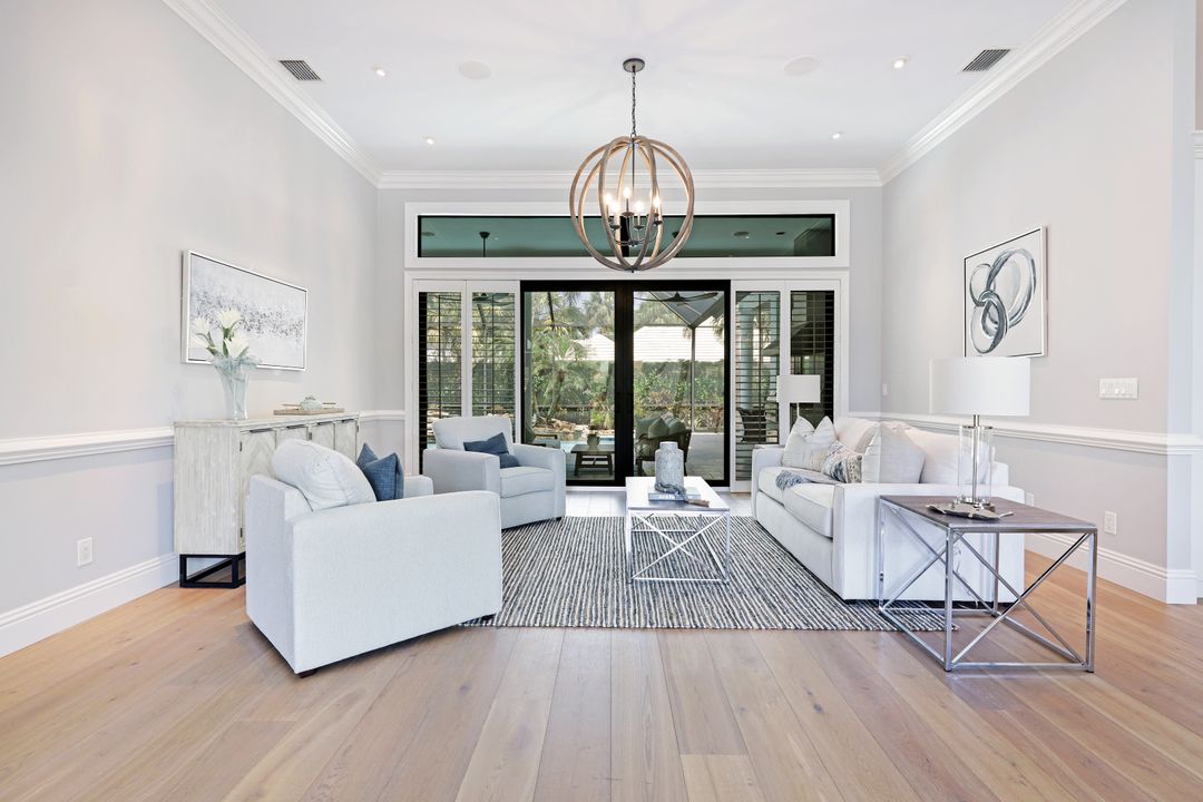 713 Shadow Lake Ln, Naples, FL 34108