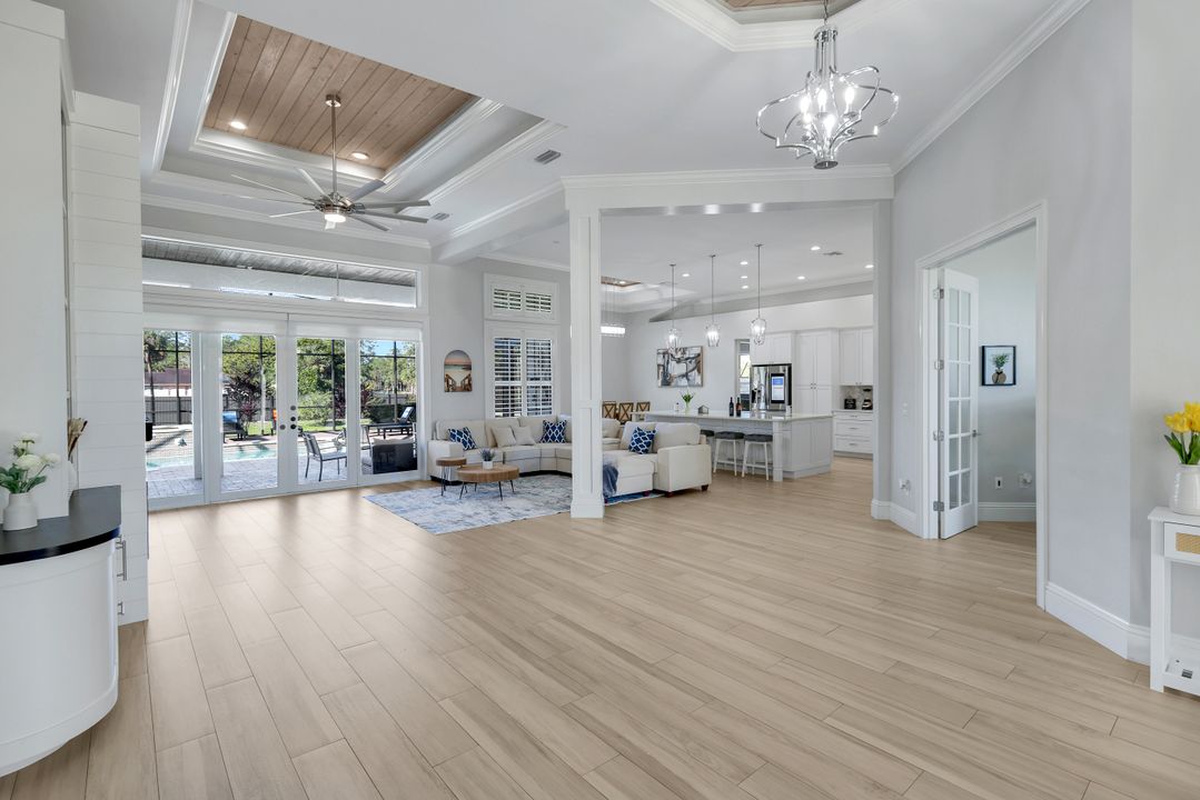 90 22nd Ave NW, Naples, FL 34120