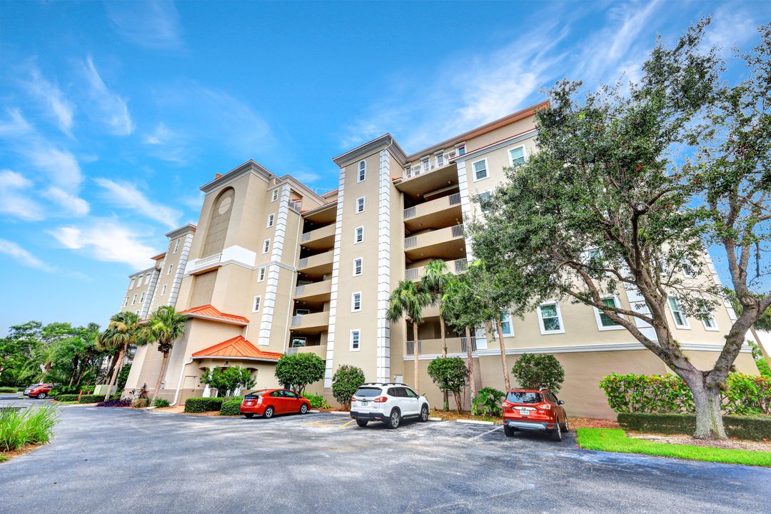 201 Vintage Bay Dr  #B8, Marco Island, FL 34145