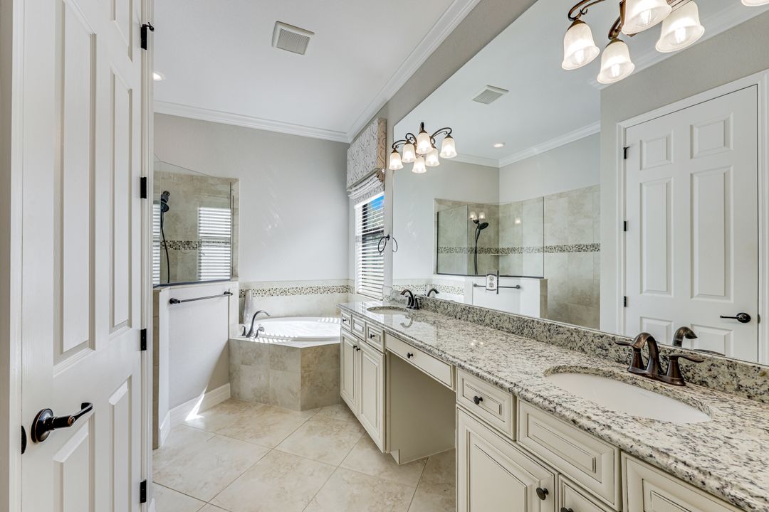 12840 Kinross Ln, Naples, FL 34120