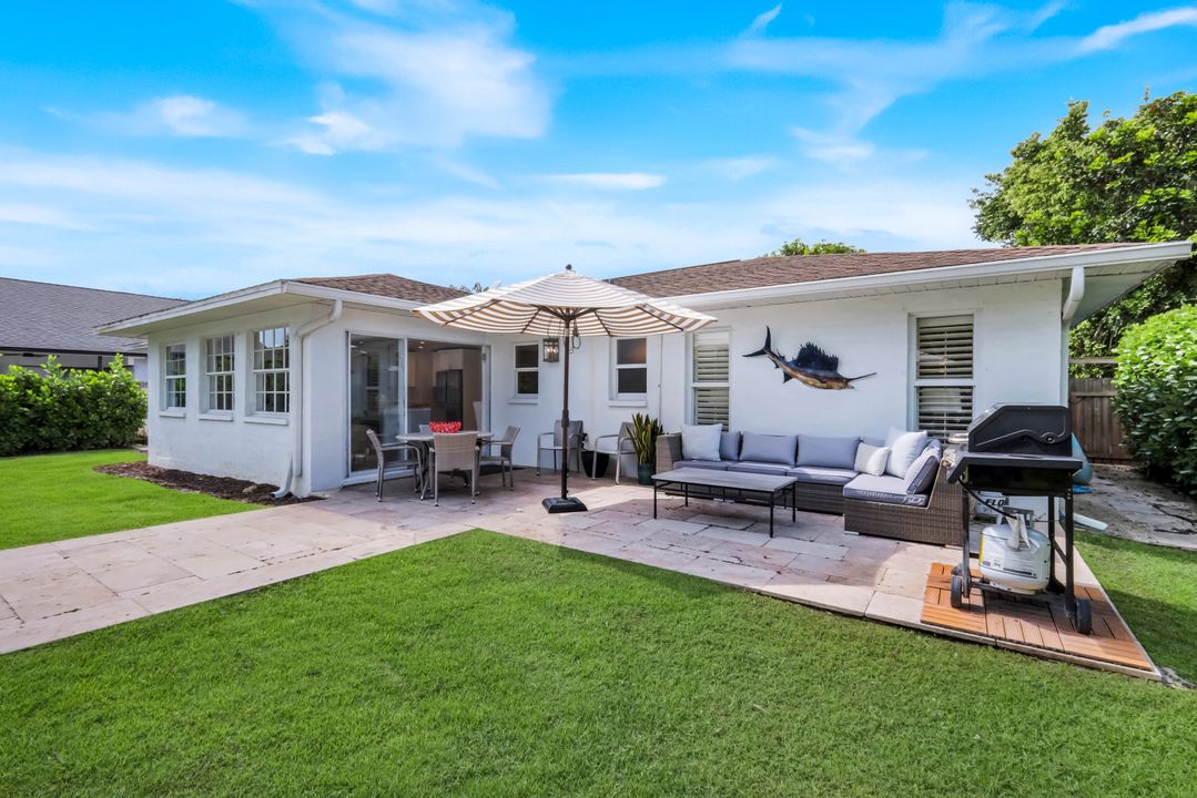841 107th Ave N, Naples, FL 34108