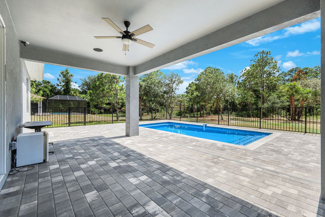 407 Columbus Ave, Lehigh Acres, FL 33972