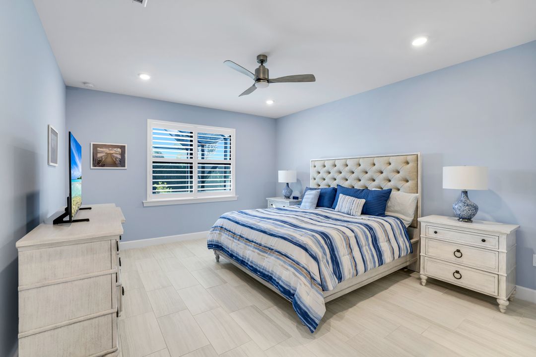 1944 Yellowfin Cir, Naples, FL 34114