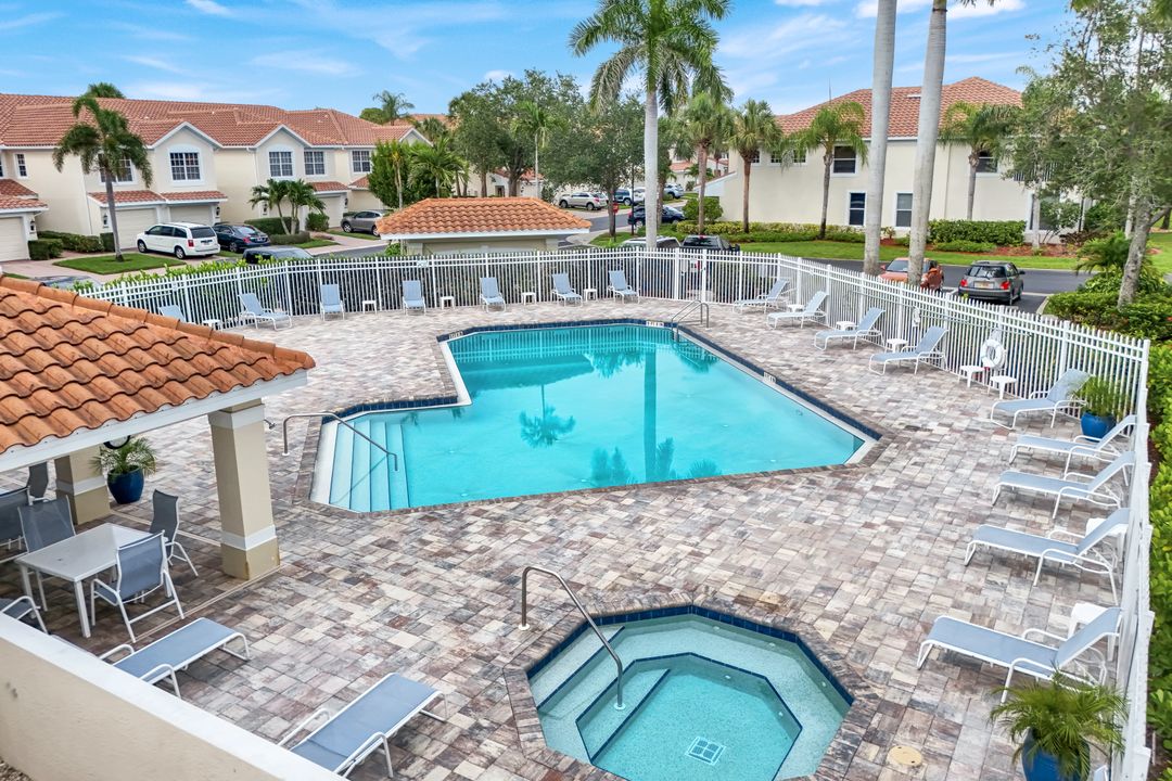 1445 Tiffany Ln #202, Naples, FL 34105