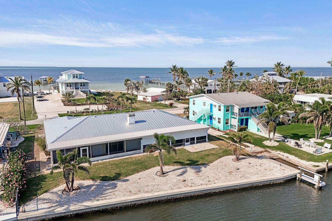 7775 Bocilla Ln, Bokeelia, FL 33922