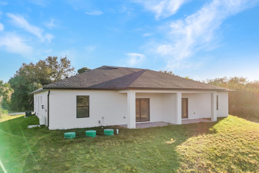 1237 Hillcrest St E, Lehigh Acres, FL 33974